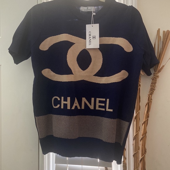 Brand new sweater - Picture 2 of 3